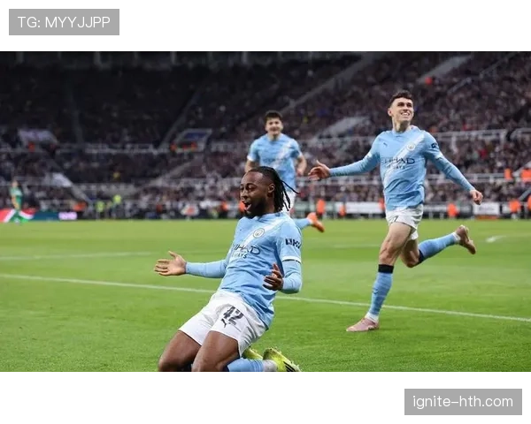 曼城进攻看似集中中路,其实边路隐患藏不住了 曼城进攻看似集中中路,其实边路隐患藏不住了