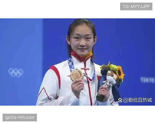 李冰洁凌晨四点泡在泳池的样子，真的有人能坚持十年？